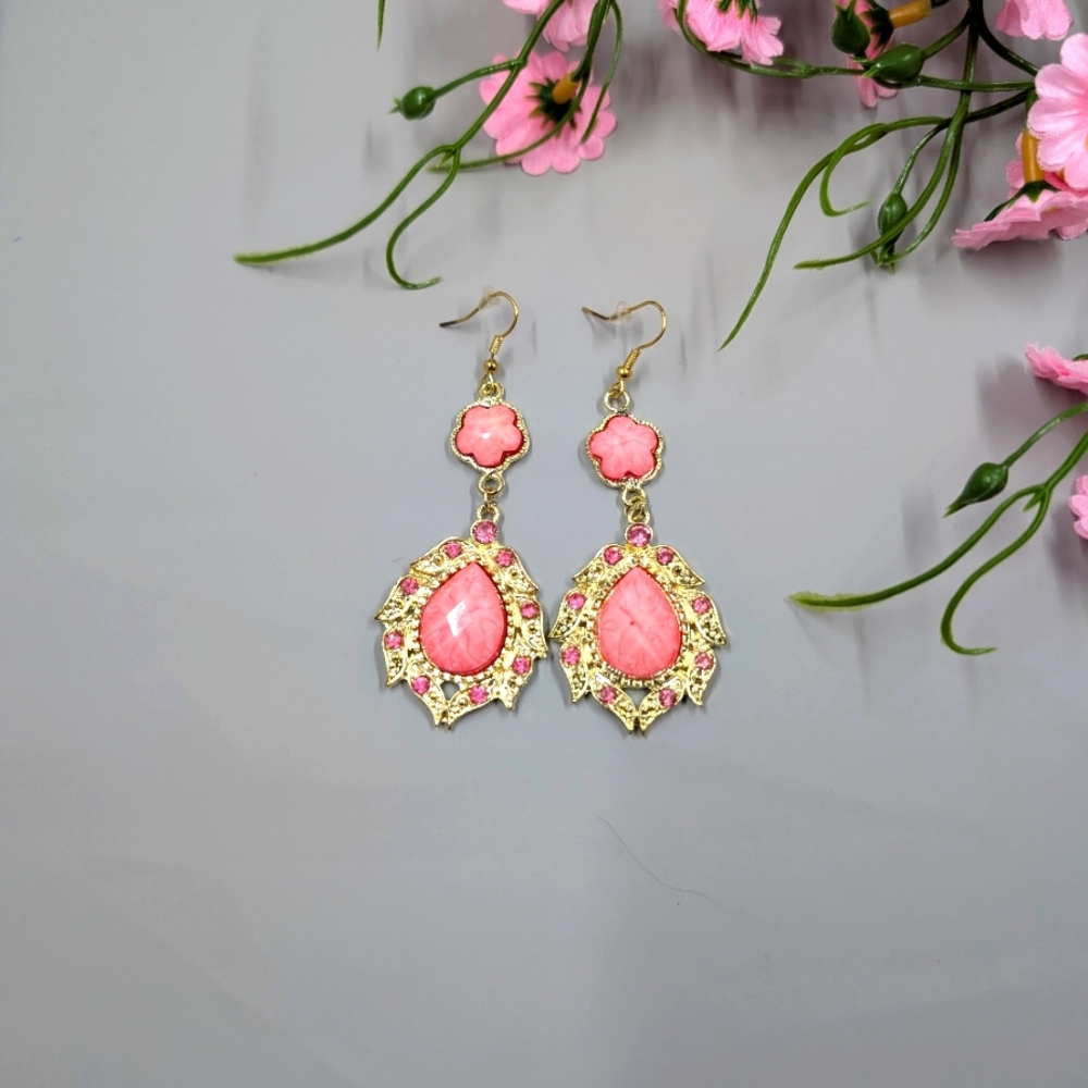 Pink Crystal Pretty Ornate Vintage Y2K Dangle Earrings